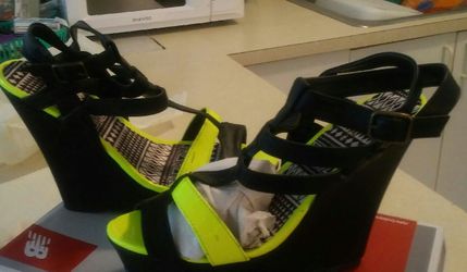 Lime Green n Black Wedges