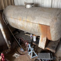 Big Heavy Metal Tank To Make A Bbq Pit 