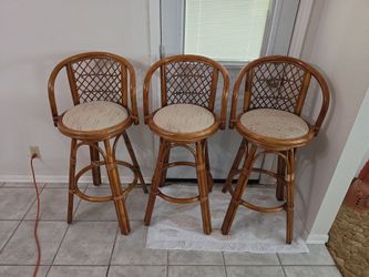 3 Wicker Style Bar Stool