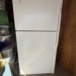 OBO  Used Kenmore Fridge internal filtered water dispenser & ice maker