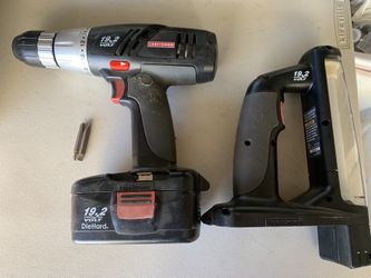 Craftsman 19.2 Volt Cordless Drill And Flashlight