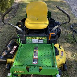 John Deere Zero Turn Mower 48”