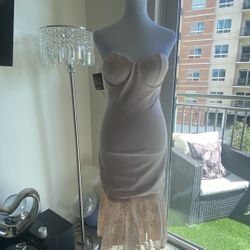 STRAPLESS LACE MIDI DRESS
