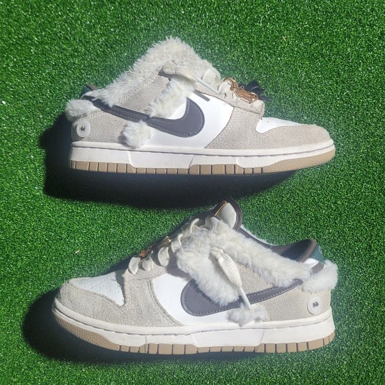 Nike Dunk "Mink And Jewels" Size 6.5W Used