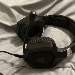 Ps4 + controller + Headphones 