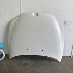 04-10 Bmw E60 5 Series Hood