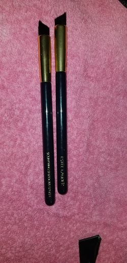 Estee LauderContour Shadow Brush