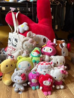 Sanrio Hello Kitty and friends Plush Lot – Sold as bundle
