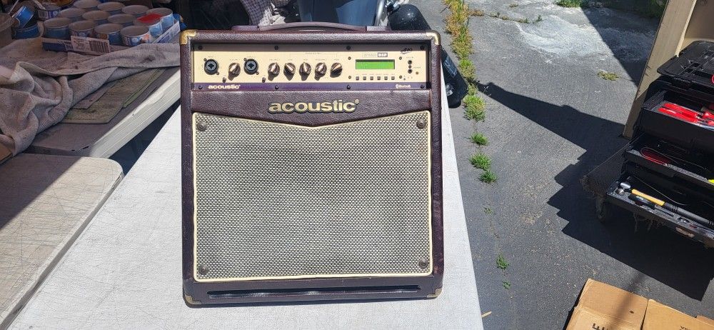 Acoustic Guitar Amplifier