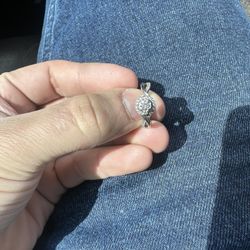 10k White Gold Ring Size 4