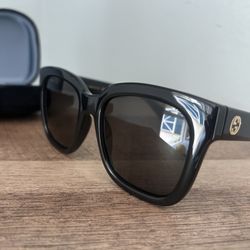 Woman's Gucci sunglasses 