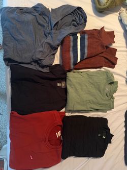 Sweaters and sweatshirt lot of 6 size small men’s small