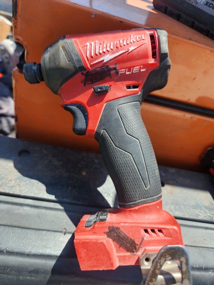 Milwaukee M18 Surge Impact (PARTS OR REPAIR)