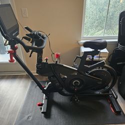 Bowflex Velcore With 16 Inch Monitor 