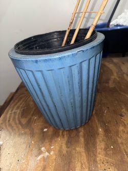 Plant pots x2