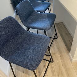 4 Stool counter Chairs in Excellent Condition 