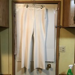 Zara’s Women’s Size 18/20 White Dress Pants