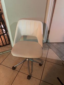 Vanity chair