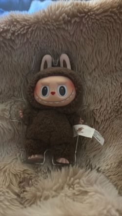 Labubu secret rare comes with plastic protective case