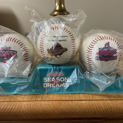 1995 Cleveland Indians MLB World Series Season Of  Dreams Set Of 3 Baseballs/Stand