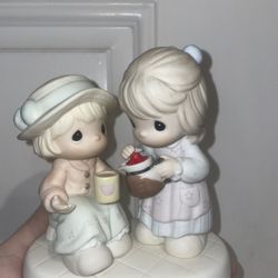 Precious Moments Figurine 