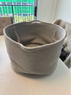 Toy bin