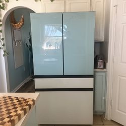 Samsung 29 cu ft 4-Door Refrigerator – Excellent Condition