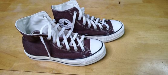 Brown Converse hi top shoes in 7.5M or 9.5W