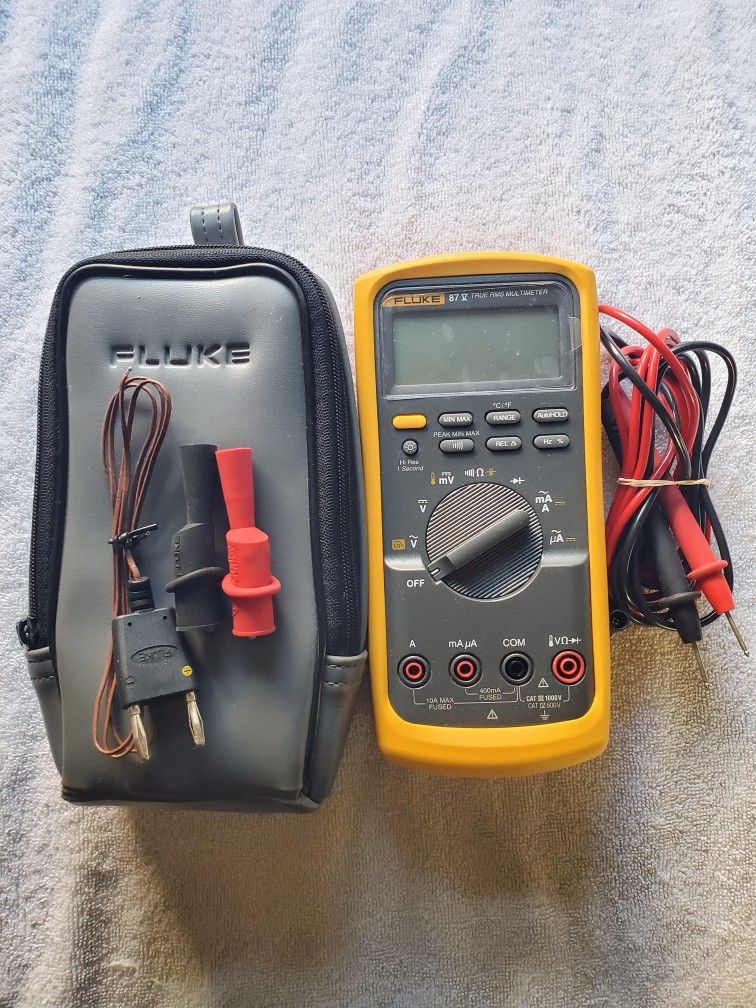USED 1 TIME FLUKE 87V 87 V TRUE RMS MULTIMETER KIT LOT With Accessories and Case Included Combo Kit Still Has Plastic On It