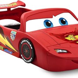 Delta Children Disney/Pixar Cars Lightning McQueen Toddler-To-Twin Bed with Toy Box