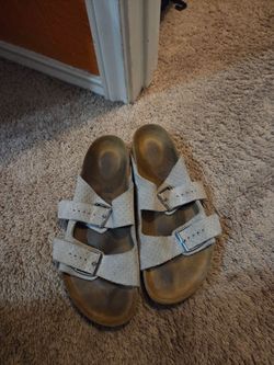Birkenstock Arizona sandals in Taupe Suede