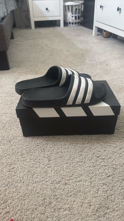 Adidas kids slides size 2