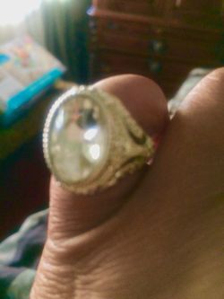 STERLING SILVER RING STAMPED 925 WITH WHITE TOPAZ STONE SIZE 6