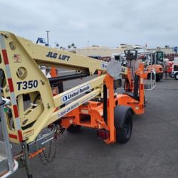 35 ’ Foot Towable Boom - 2017 JLG T350