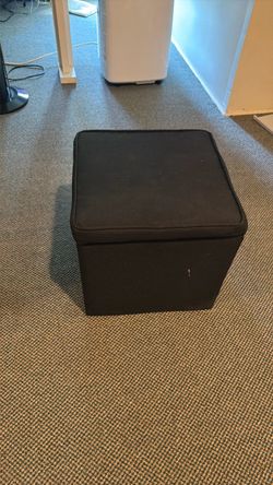 Black target ottoman