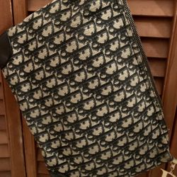 Vintage Clutch KENDALL AREA PICK UP 