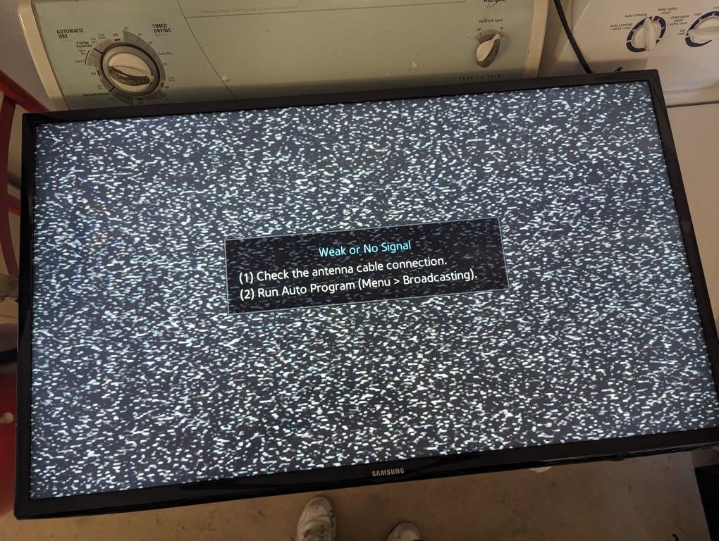 Samsung 42" Full HD flat Smart TV J6200 Series 6