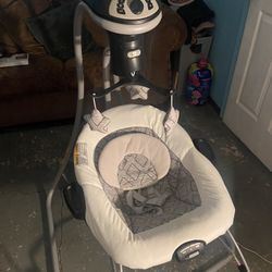 Graco Swing and Bouncer 