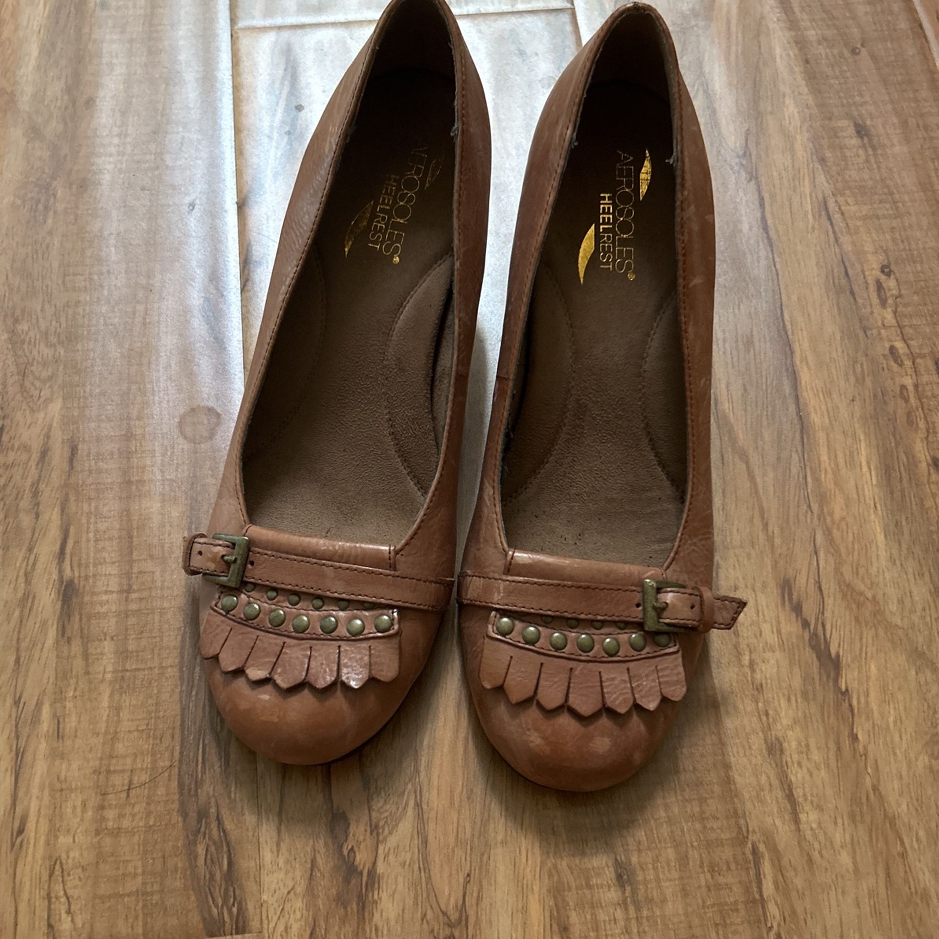 Aerosoles Heel Rest Leather Pumps