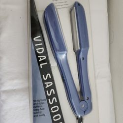Vidal Sassoon Hair Straightener And Smoother