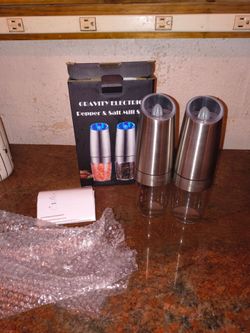 Auto Electric Gravity Salt & Pepper Grinder shakers Mill Set Adjustable Coarseness