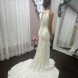 Elegant Charmeuse Size 2 Wedding Dress 