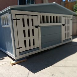 DOG HOUSES 