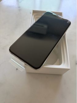 iPhone Xs - Silver, 512GB