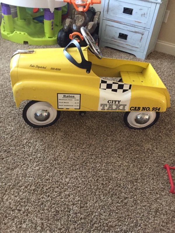 Instep Taxi Pedal car