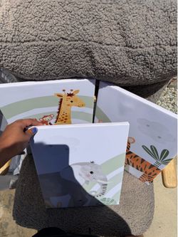 Kids bedroom animal pictures