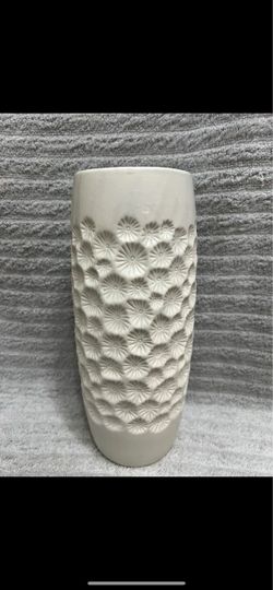 White Ceramic Vase with Embossed Floral Pattern