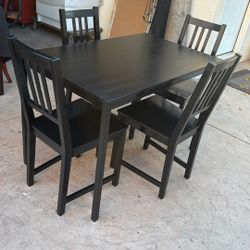 Small Dining Table And 4 Chairs Like New 