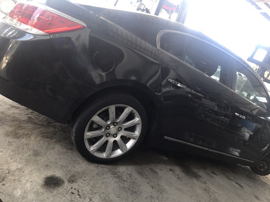 2011 Buick LaCrosse for Parts.