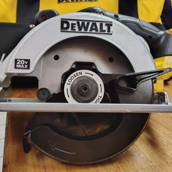 DeWalt 6 1/2 Circular Saw Tool Only With Blade